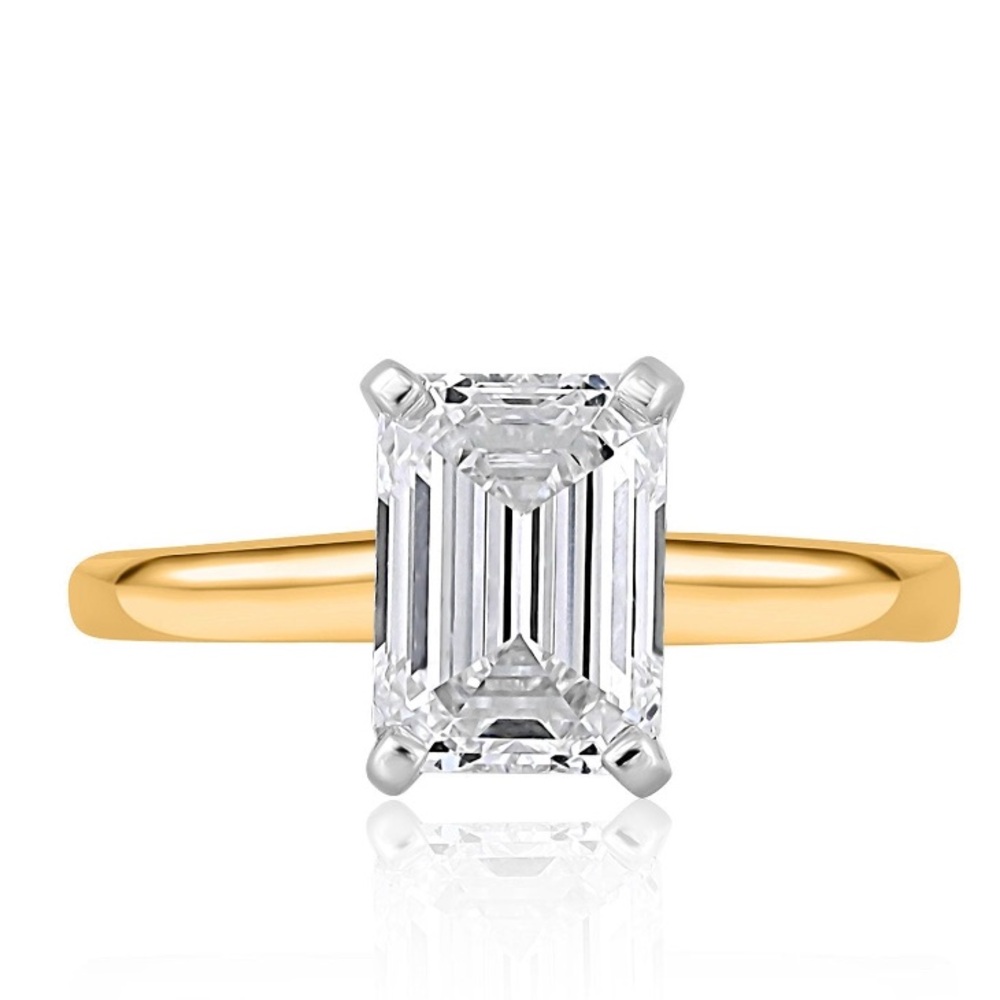 ✨SOLD✨Emerald Cut 2 Carat Solitaire Diamond Ring in 18K Gold Size 7 NWT